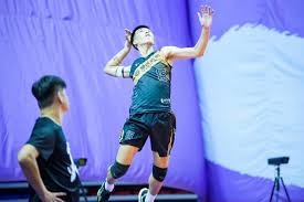 独行侠被逆转！马卡33+7浓眉又受伤，状元26+10+8，克莱爆发尽力