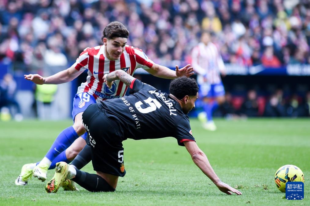 独行侠苦战险胜！浓眉表现低迷，状元弗拉格砍下20+8，威少错失关键选择